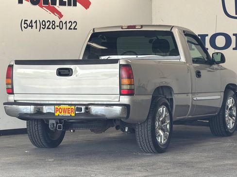 Used 2005 GMC Sierra 1500 SLE w/ Light Duty Power Package RWD image 3