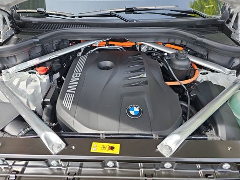 New 2026 BMW X5 xDrive50e w/ M Sport Package AWD/4WD image 33