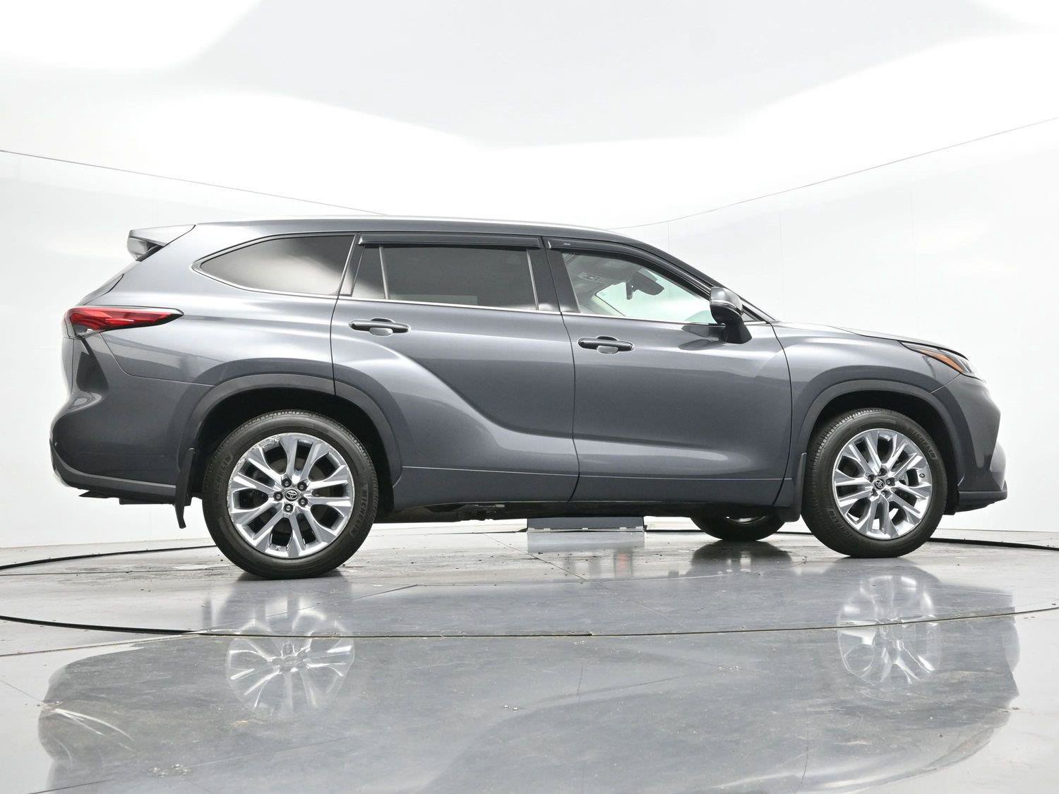 Used 2021 Toyota Highlander Limited AWD/4WD image 50