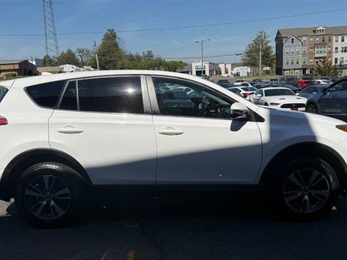 Used 2018 Toyota RAV4 XLE image 8