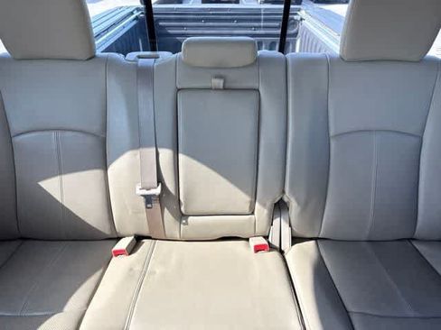 Used 2018 RAM 1500 Laramie RWD image 22