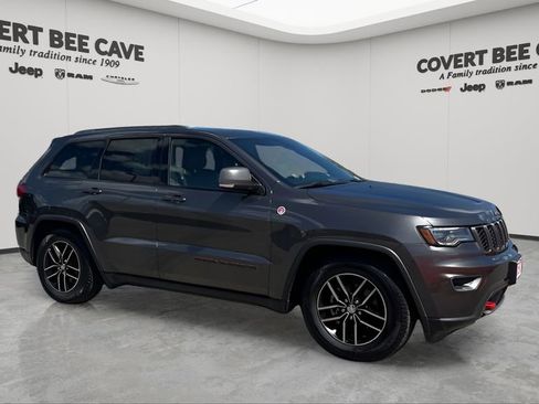 Used 2018 Jeep Grand Cherokee Trailhawk w/ Trailhawk Luxury Group image 12