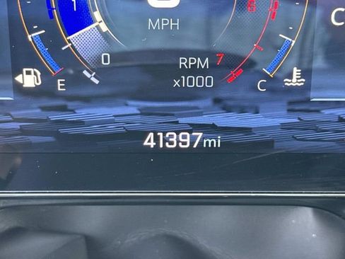 Used 2025 Chevrolet Suburban Z71 image 55