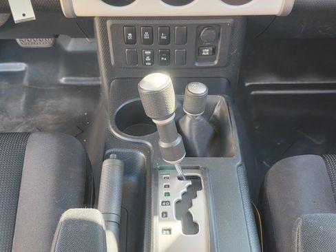 Used 2013 Toyota FJ Cruiser 4WD image 19