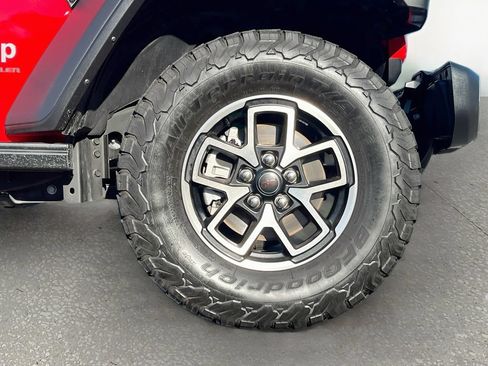 Certified 2025 Jeep Wrangler Unlimited Rubicon w/ Safety Group AWD/4WD image 29