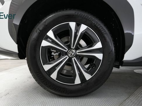 Used 2025 Toyota bZ4X FWD image 19