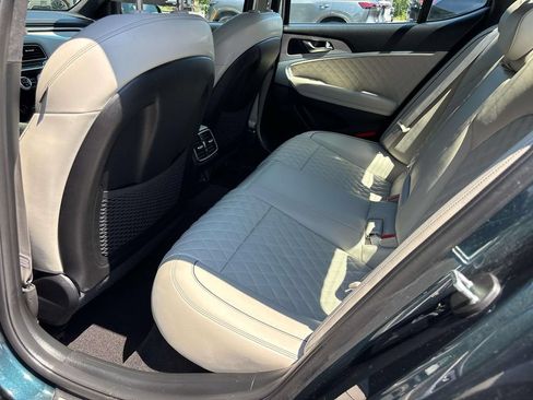 Used 2023 Genesis G70 3.3T w/ Sport Prestige Package AWD/4WD image 11