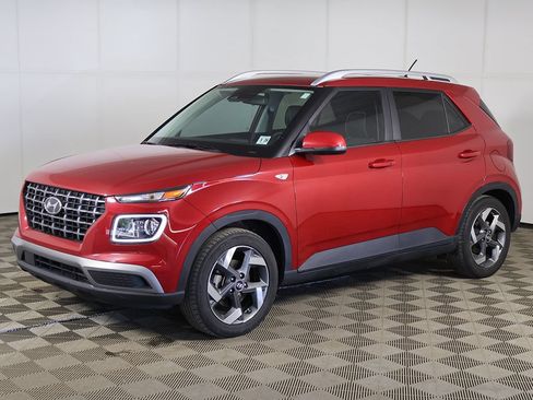 Certified 2023 Hyundai Venue Limited FWD image 7