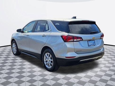 Used 2022 Chevrolet Equinox LT w/ Driver Convenience Package FWD image 4