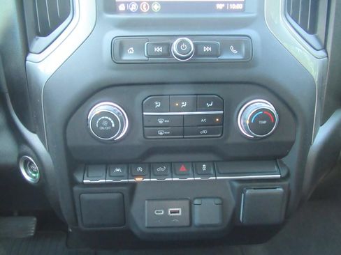 Used 2022 Chevrolet Silverado 1500 Custom AWD/4WD image 25