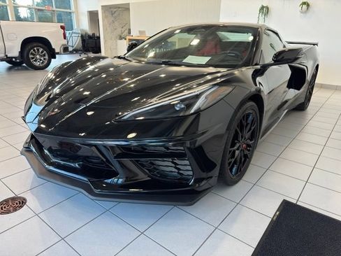Used 2025 Chevrolet Corvette Stingray Convertible w/ Z51 Performance Package RWD image 33