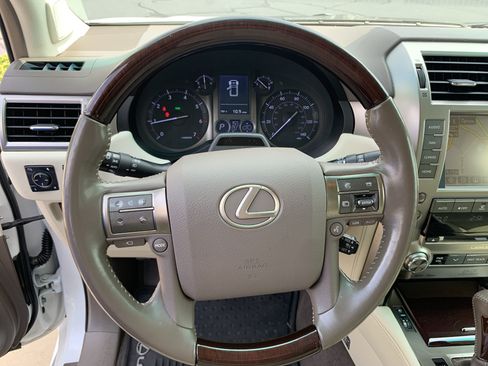 Used 2019 Lexus GX 460 Luxury AWD/4WD image 18