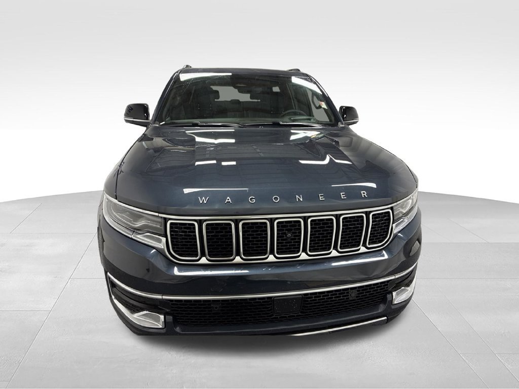 Used 2025 Jeep Wagoneer Series III w/ Premium Group I AWD/4WD image 2