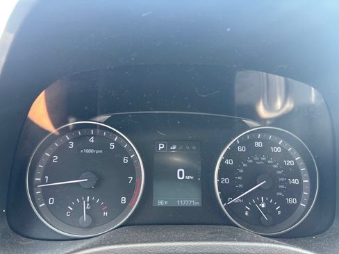 Used 2017 Hyundai Elantra SE w/ SE A/T Tech Package 03 FWD image 9