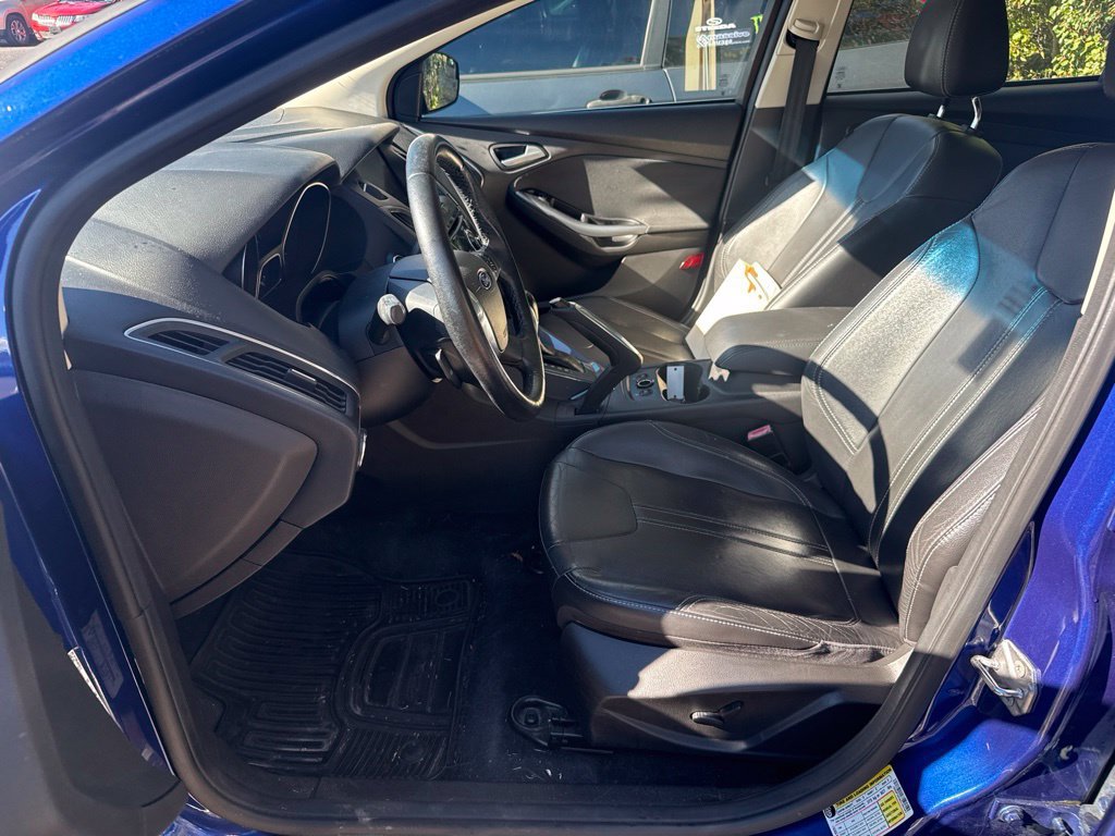 Used 2012 Ford Focus Titanium FWD image 5