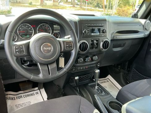 Used 2013 Jeep Wrangler Unlimited Sport image 31