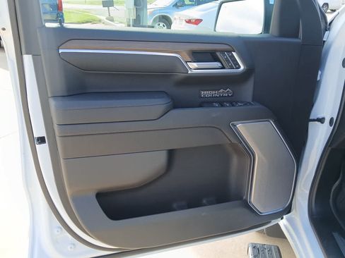 New 2026 Chevrolet Silverado 1500 High Country w/ High Country Premium Package AWD/4WD image 43