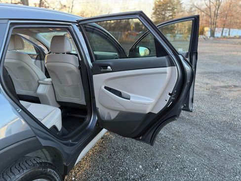 Used 2017 Hyundai Tucson SE image 19
