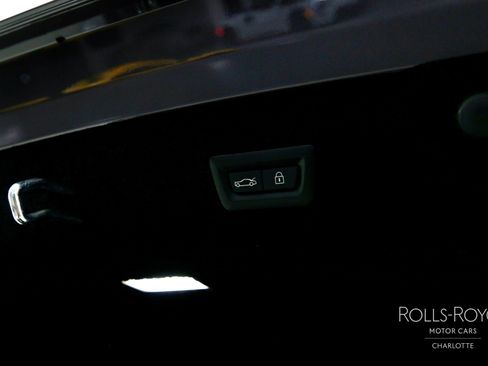 Used 2025 Rolls-Royce Phantom Sedan image 26