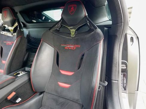 Used 2022 Lamborghini Huracan EVO RWD image 56