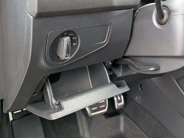 Used 2024 Volkswagen Tiguan SE R-Line w/ MDO Package, Two-Row AWD/4WD image 13