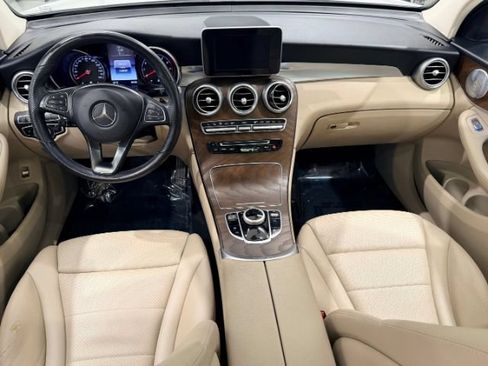 Used 2019 Mercedes-Benz GLC 300 4MATIC image 37