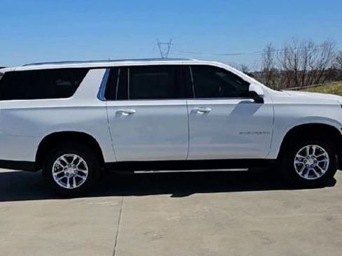 New 2026 Chevrolet Suburban LS w/ Max Trailering Package RWD image 9