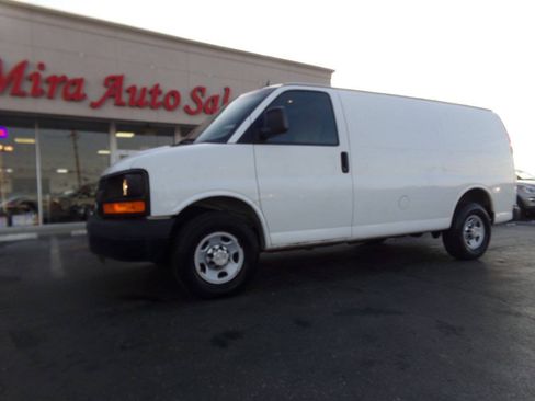 Used 2015 Chevrolet Express 2500 RWD image 35