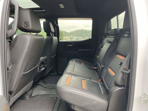 Used 2023 GMC Sierra 1500 AT4 w/ AT4 Premium Package AWD/4WD image 3