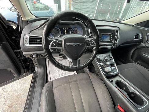 Used 2015 Chrysler 200 Limited w/ Convenience Group FWD image 6