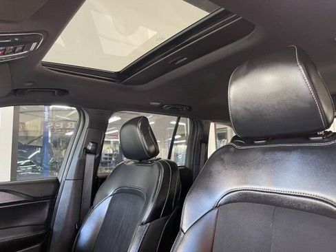 Used 2024 Jeep Grand Cherokee Altitude image 11