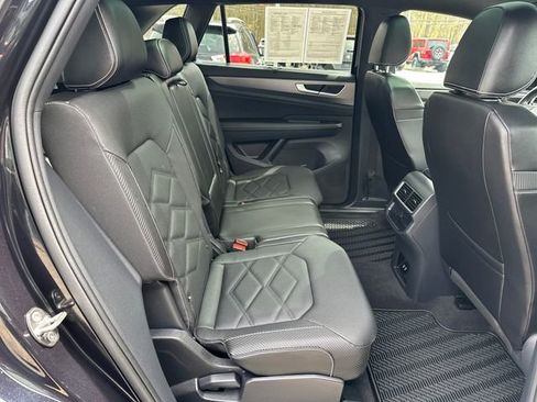 Certified 2024 Volkswagen Atlas Cross Sport SE w/ Panoramic Sunroof Package AWD/4WD image 34