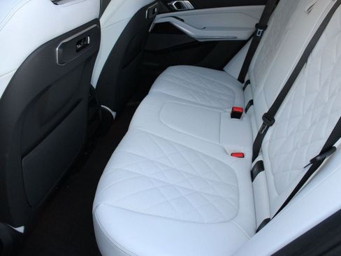 New 2026 BMW X5 sDrive40i image 14