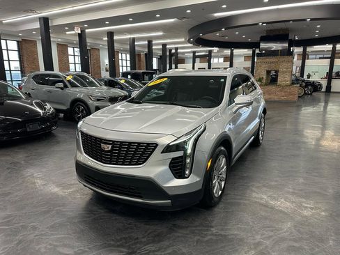 Used 2022 Cadillac XT4 Premium Luxury w/ Safety Alert Package image 2