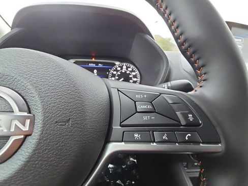 Certified 2025 Nissan Sentra SR FWD image 12