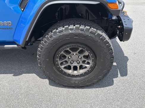 Used 2021 Jeep Wrangler Unlimited Rubicon w/ Xtreme Recon 35" Tire Package AWD/4WD image 14