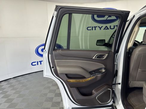 Used 2017 GMC Yukon Denali image 30