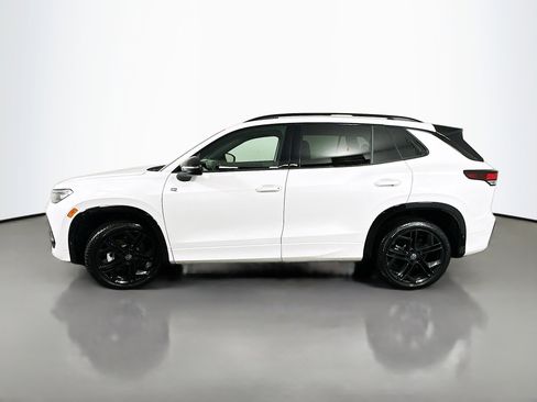 New 2026 Volkswagen Tiguan SE R-Line image 4