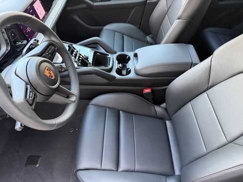New 2026 Porsche Cayenne AWD/4WD image 12