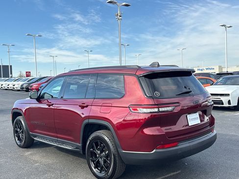 Used 2024 Jeep Grand Cherokee L Altitude AWD/4WD image 5