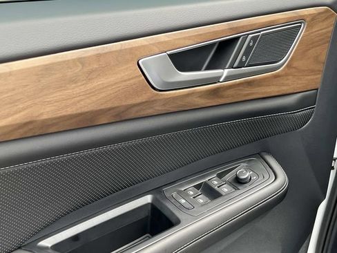 New 2026 Volkswagen Atlas SE FWD image 11