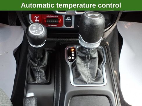 Used 2024 Jeep Wrangler Unlimited AWD/4WD image 21