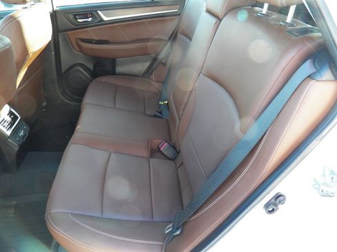 Used 2018 Subaru Outback 3.6R Touring image 9