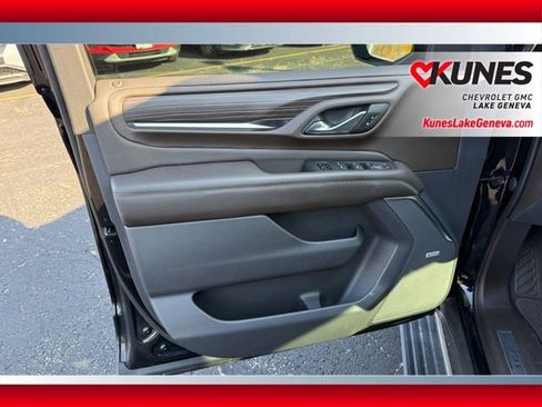 Used 2022 GMC Yukon Denali w/ Denali Premium Package image 14