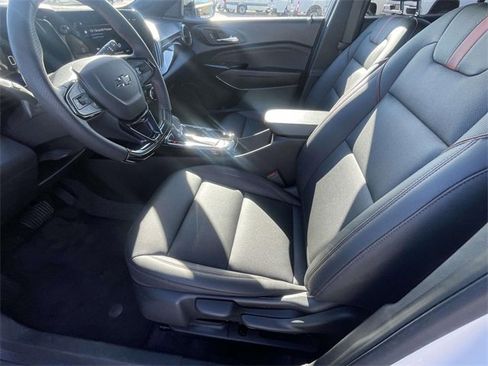 Used 2024 Chevrolet Trax RS w/ Sunroof Package image 15