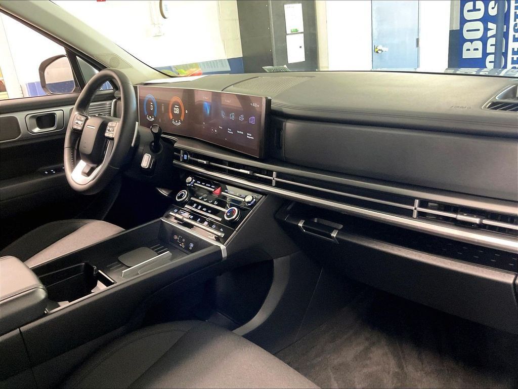 Used 2024 Hyundai Santa Fe SE AWD/4WD image 14