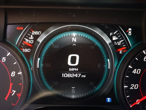 Used 2018 Chevrolet Camaro SS RWD image 20