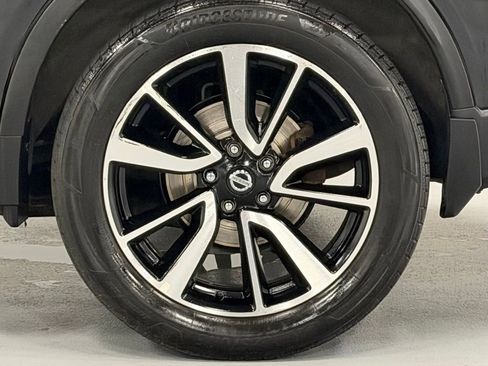 Used 2017 Nissan Rogue SL w/ SL Premium Package AWD/4WD image 8