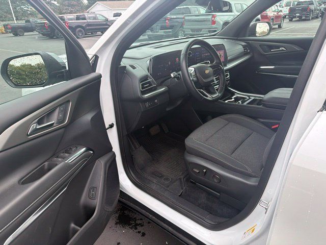 Used 2024 Chevrolet Traverse LT w/ Trailering Package FWD image 14