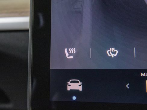 Used 2025 Tesla Model Y Long Range RWD image 23